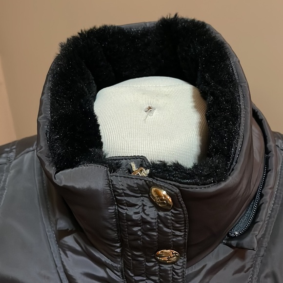 COPY - Buffalo jacket with gold accents - Picture 2 of 9